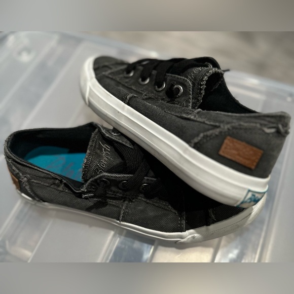 Blowfish Malibu Faded Black Canvas Sneakers - Picture 8 of 8